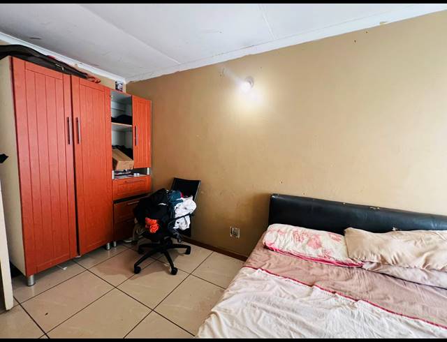 3 BEDROOM SEMI DETACHED FOR SALE IN NEWLANDS WEST